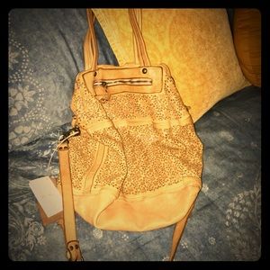💛 NWT Gorgeous Italian Leather Errelleventidue ✨